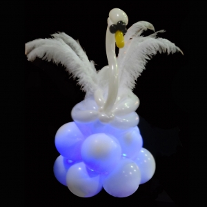 Birds – Swan 04 with lights