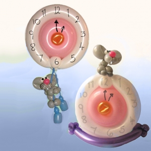 Balloon clock with mouse